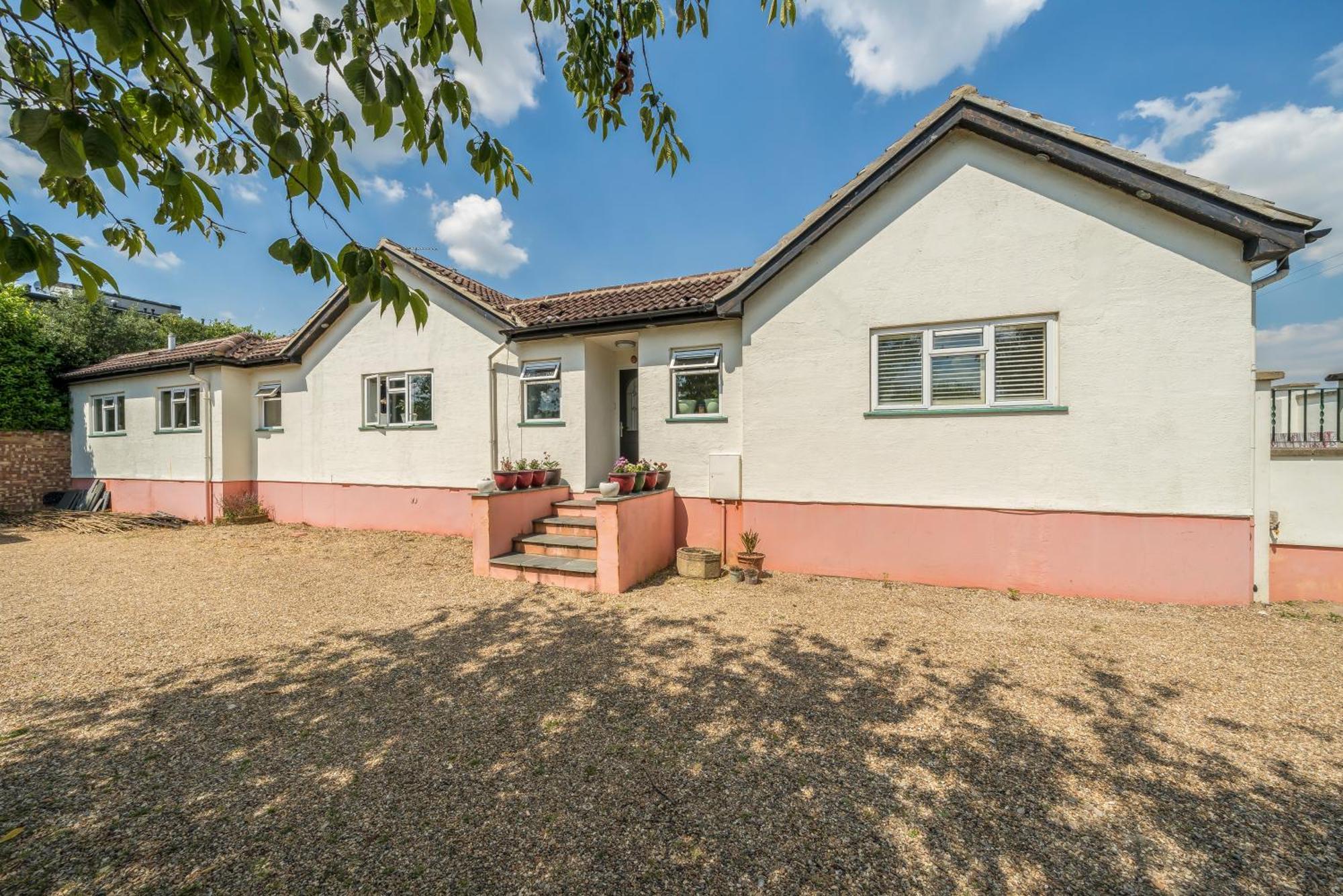 Serene Spacious Room Staines-upon-Thames Bagian luar foto