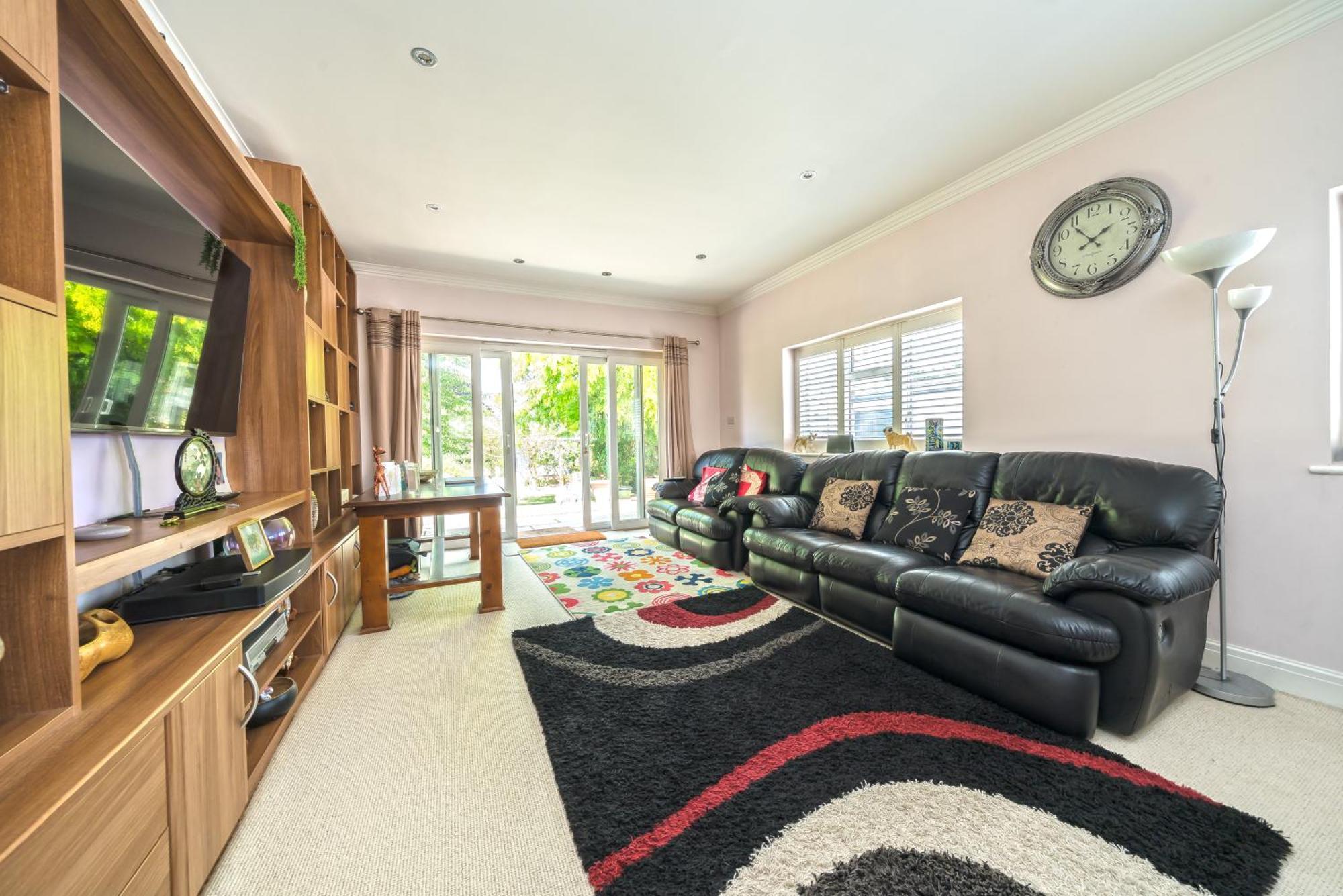 Serene Spacious Room Staines-upon-Thames Bagian luar foto